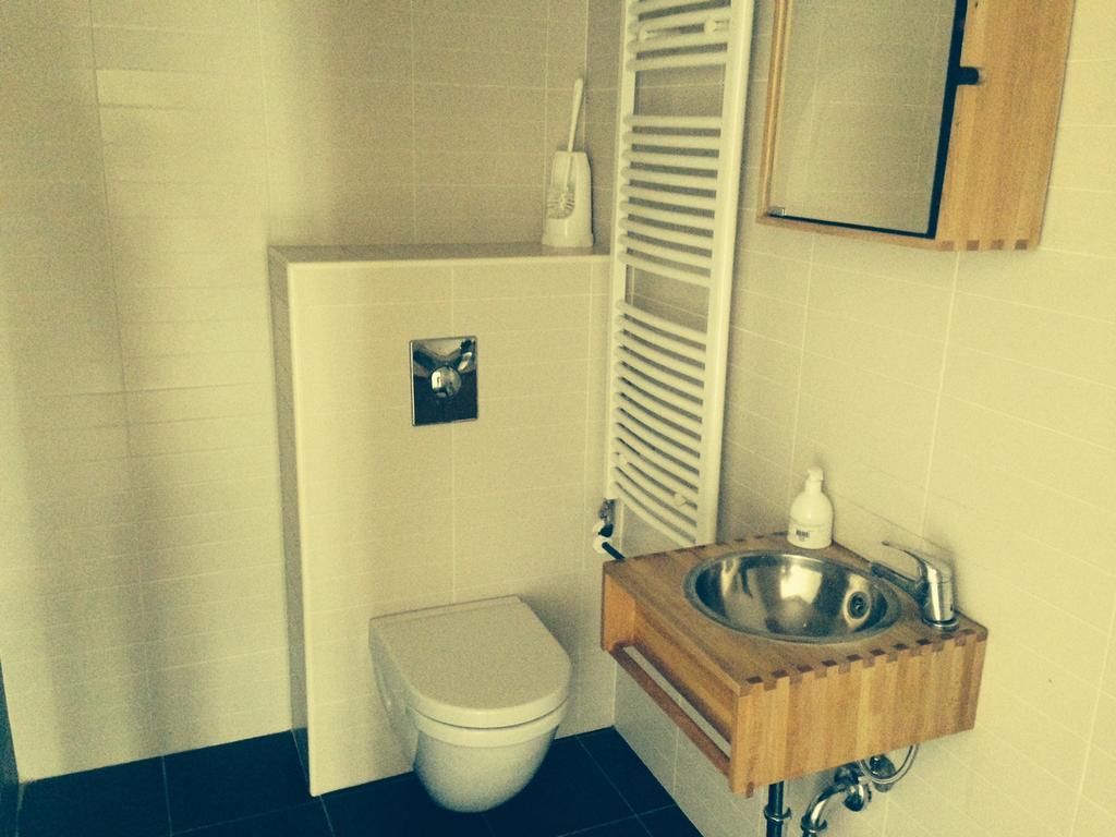 Apartment B28